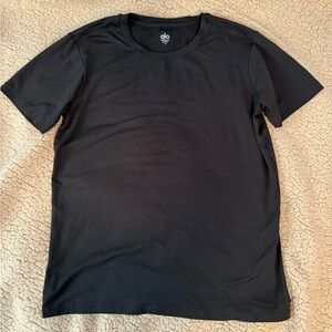 ALO Yoga Men's Black T-Shirt